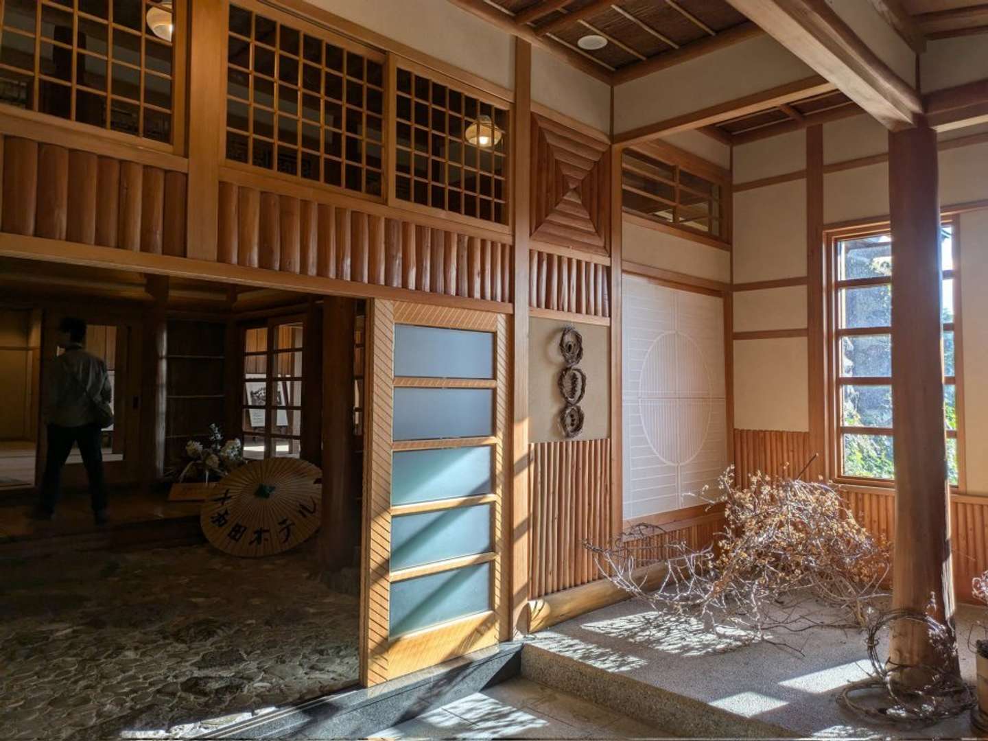 十和田ホテル・内装（「泊まれる文化財の世界『お宿図鑑』著者」（＠rninopon）吉宮 晴紀さんの投稿より）