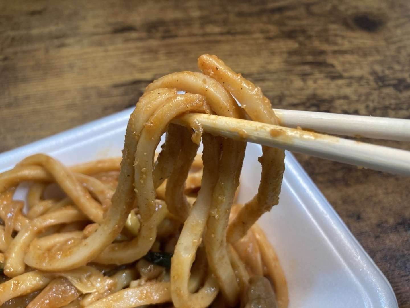 ＜連載＞スーパー玉出「激安メシ」の世界【西成ホルモン焼うどん】