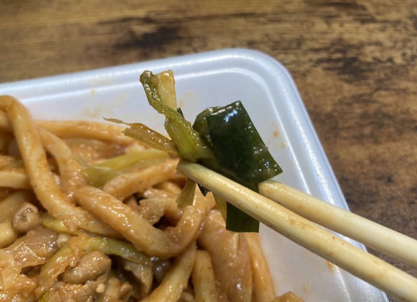 ＜連載＞スーパー玉出「激安メシ」の世界【西成ホルモン焼うどん】