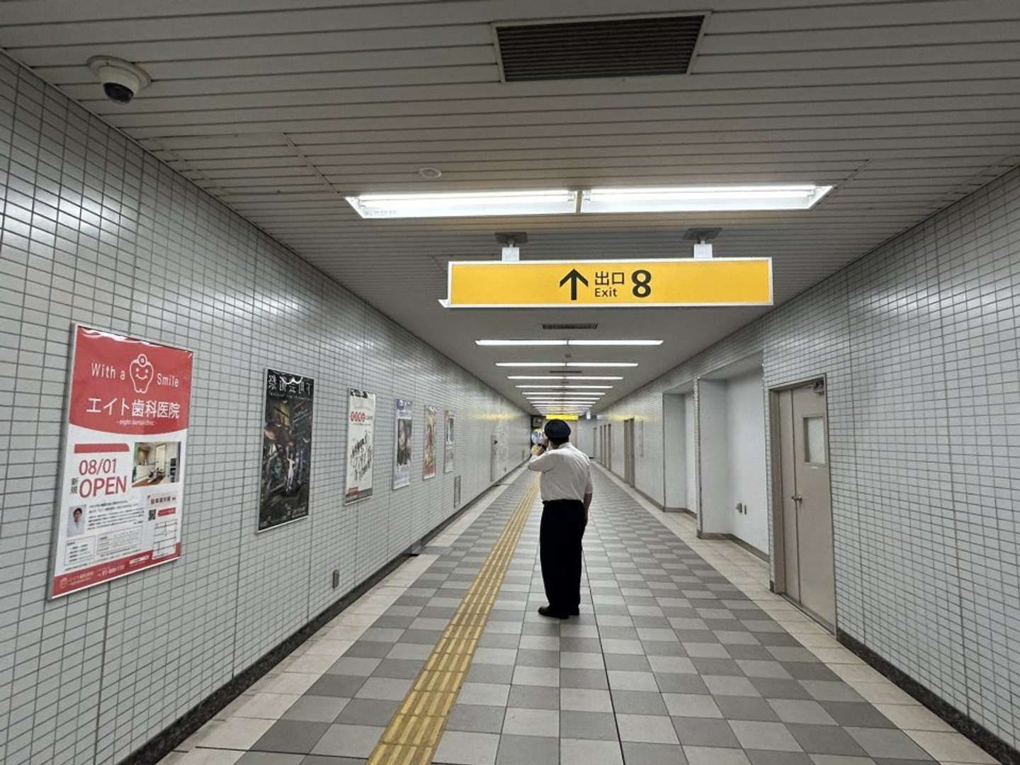 急にこの通路に差し掛かったら怖いかも（画像はアデ＠adequestionmarkさんの投稿より）