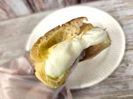 あの絶品シュークリーム&ロールケーキがコンビニに!? おいしすぎる〝白バラスイーツ〟東京で簡単GET