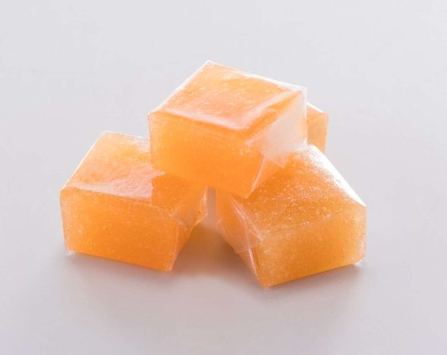 オブラートに包まれたボンタンアメ　（画像提供：セイカ食品）