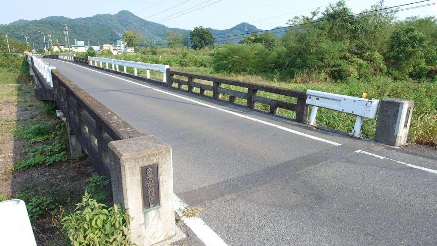 被災と補修を繰り返した結果（画像はシグナル＠mahirunoislandさんの投稿より）