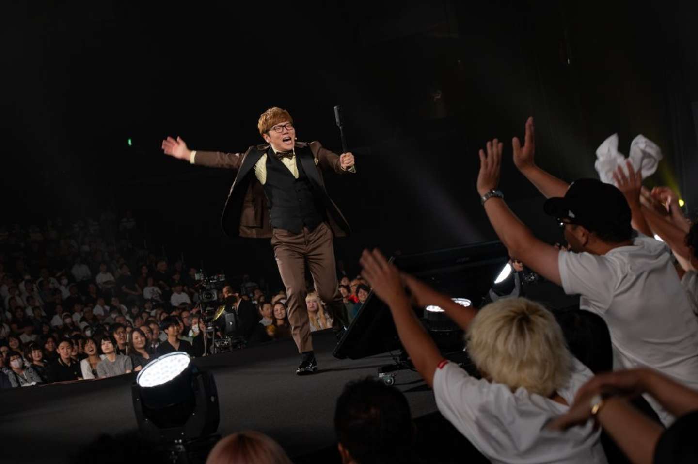 走るはじめしゃちょー（画像はプレスリリースより）