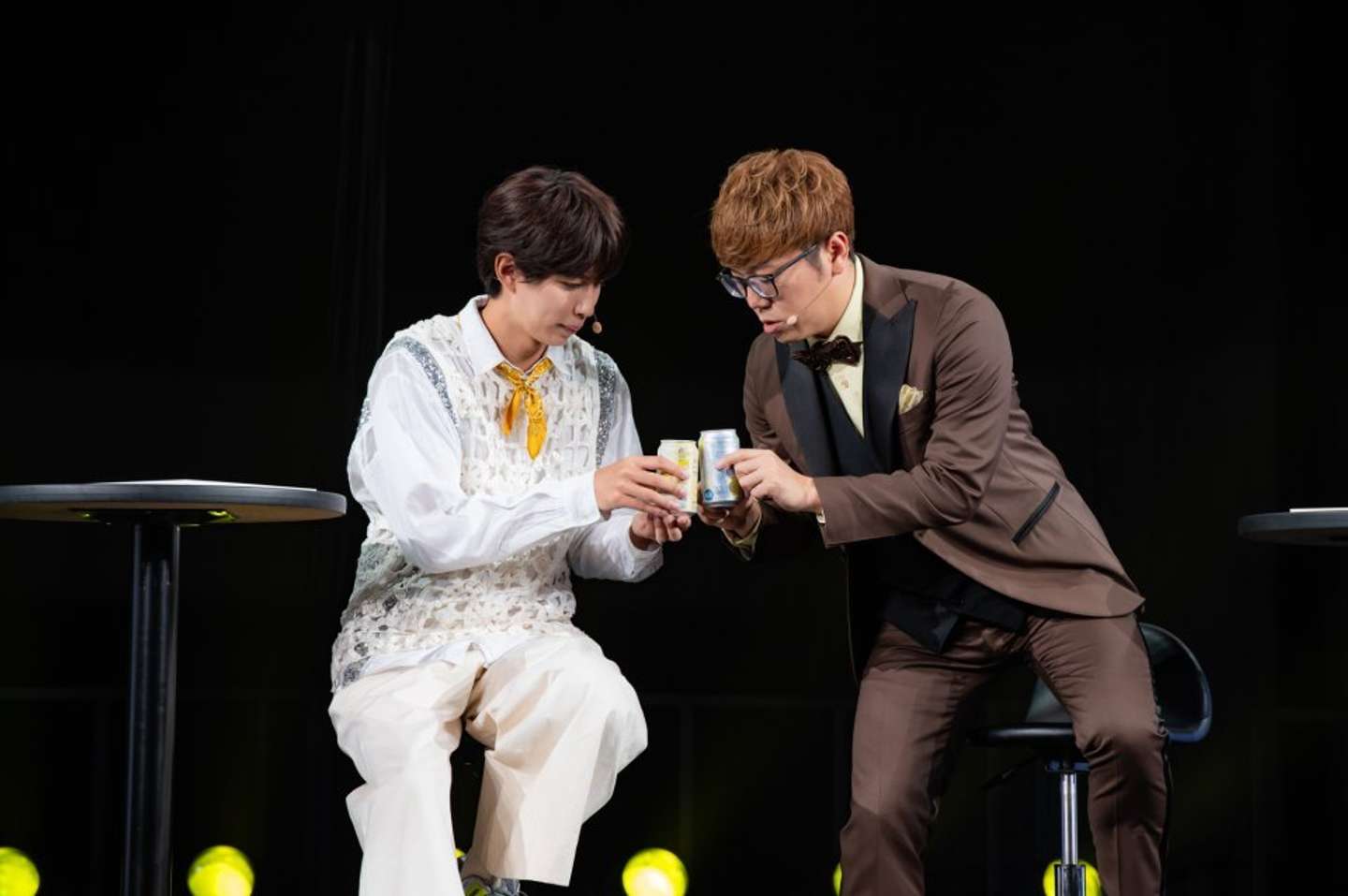 乾杯するゲストの2人（画像はプレスリリースより）