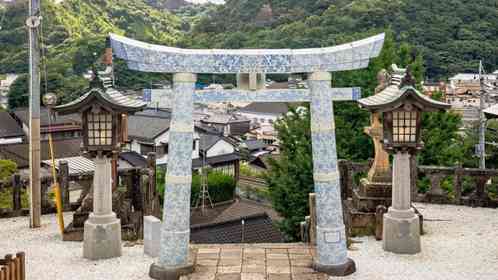 「佐賀に行く理由一個増えた」　珍しくて美しい〝青い磁器の鳥居〟に7000人うっとり