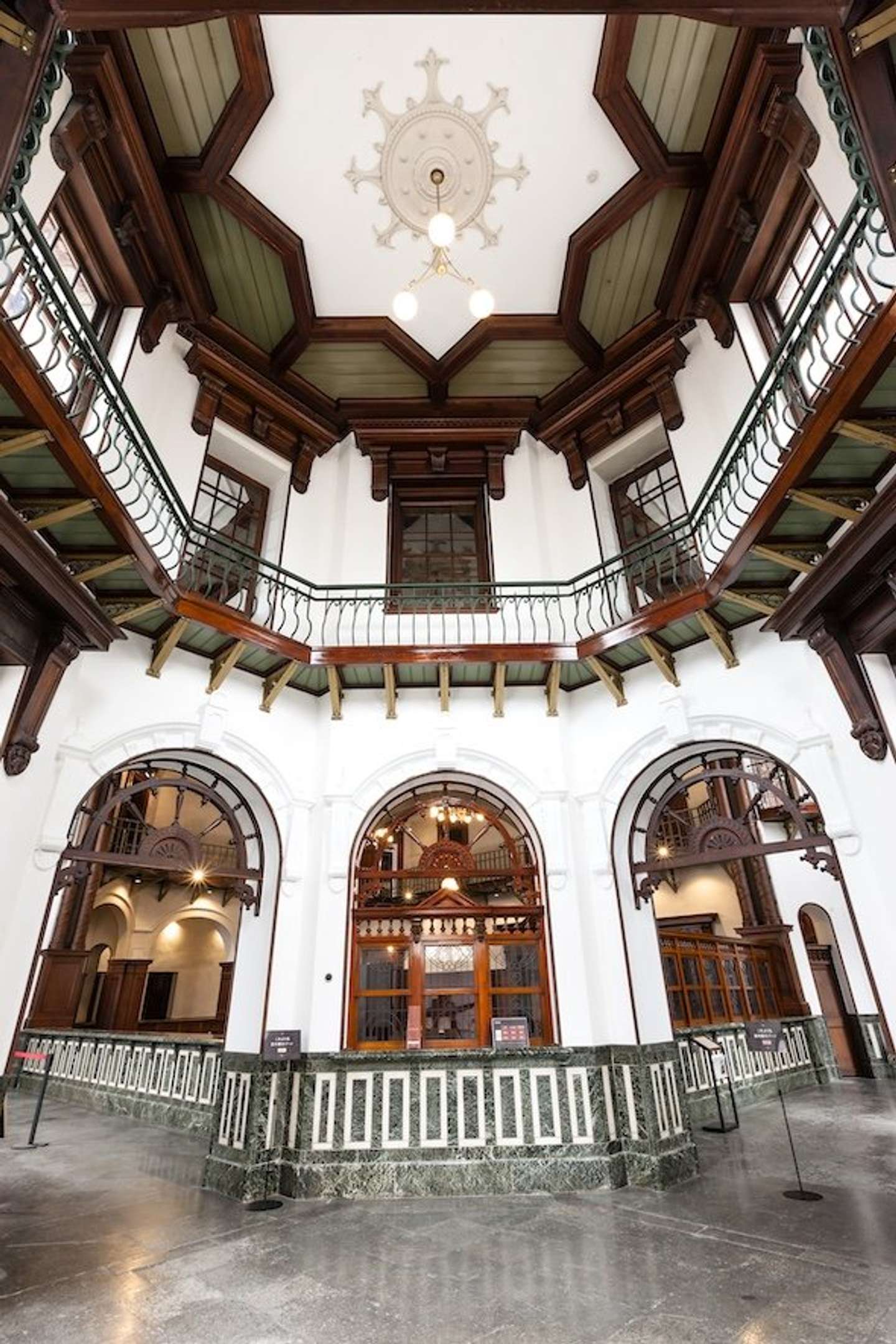 岩手銀行赤レンガ館エントランスホール（写真提供：岩手銀行）
