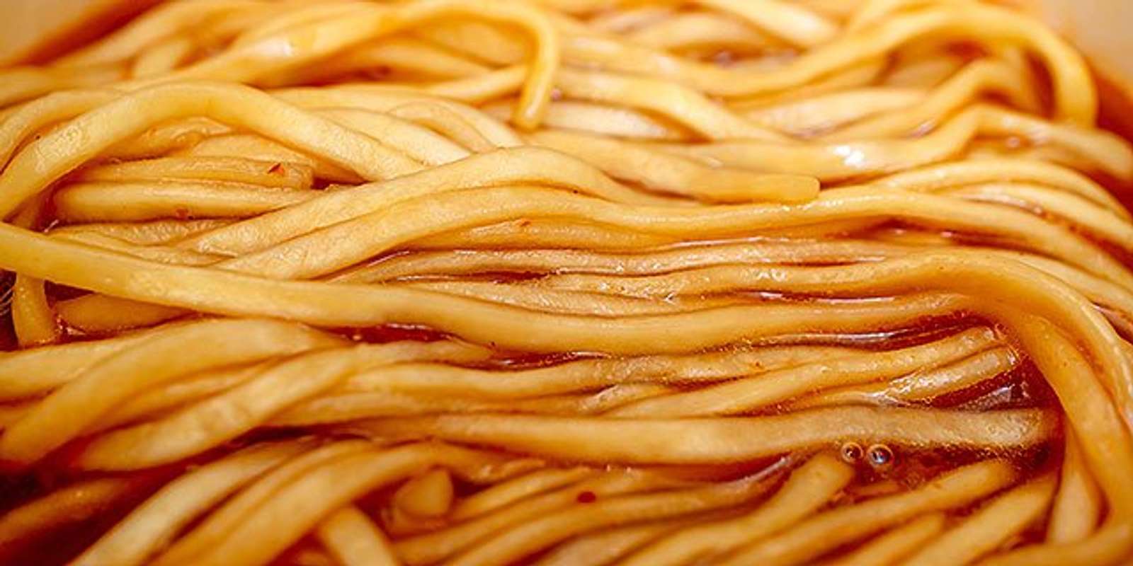 中太ストレートの大盛油揚げ麺(文・写真:オサーン)