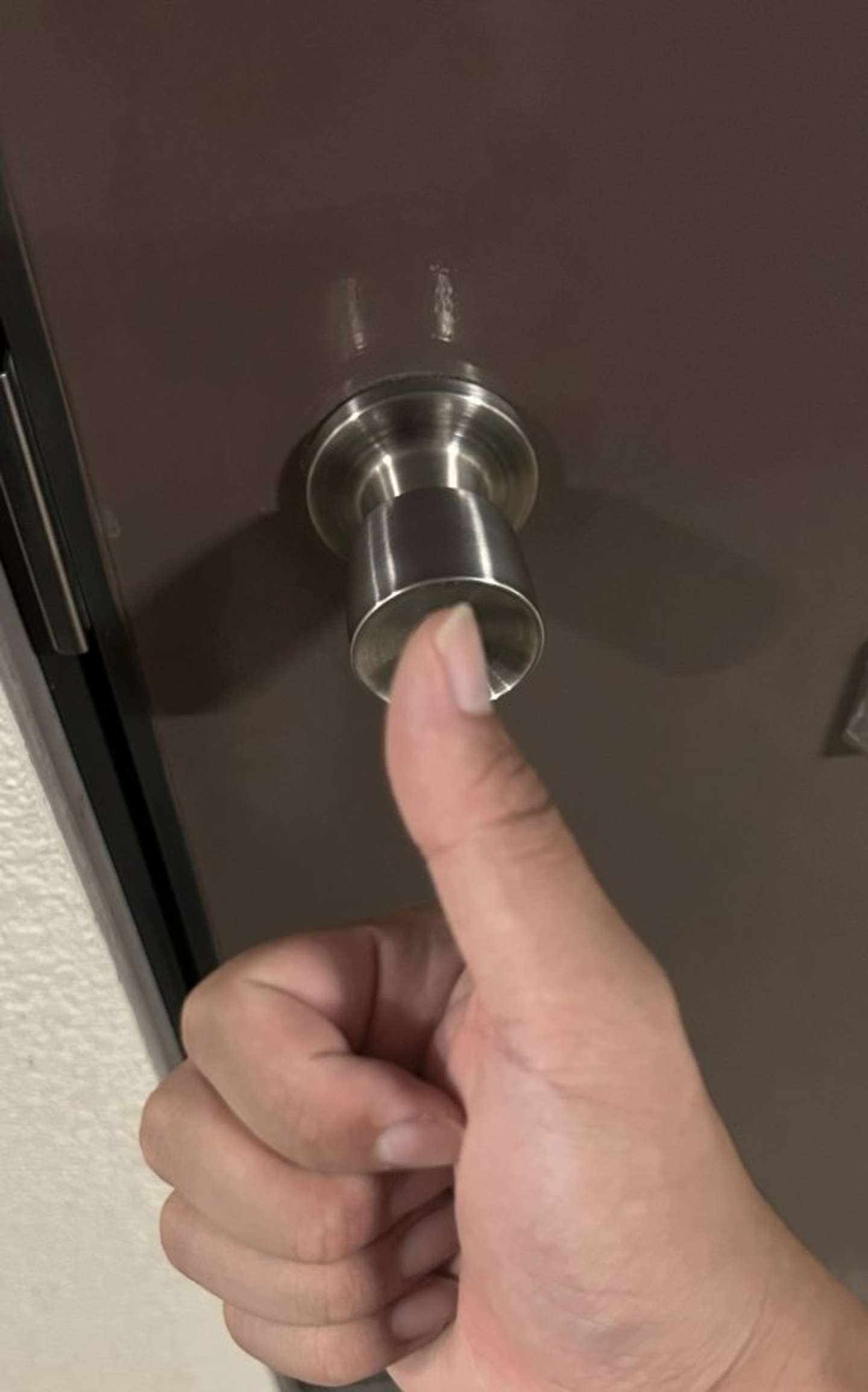 ドアノブ、帰宅（画像は伊達巻子（＠datemaki_oic）さん提供）