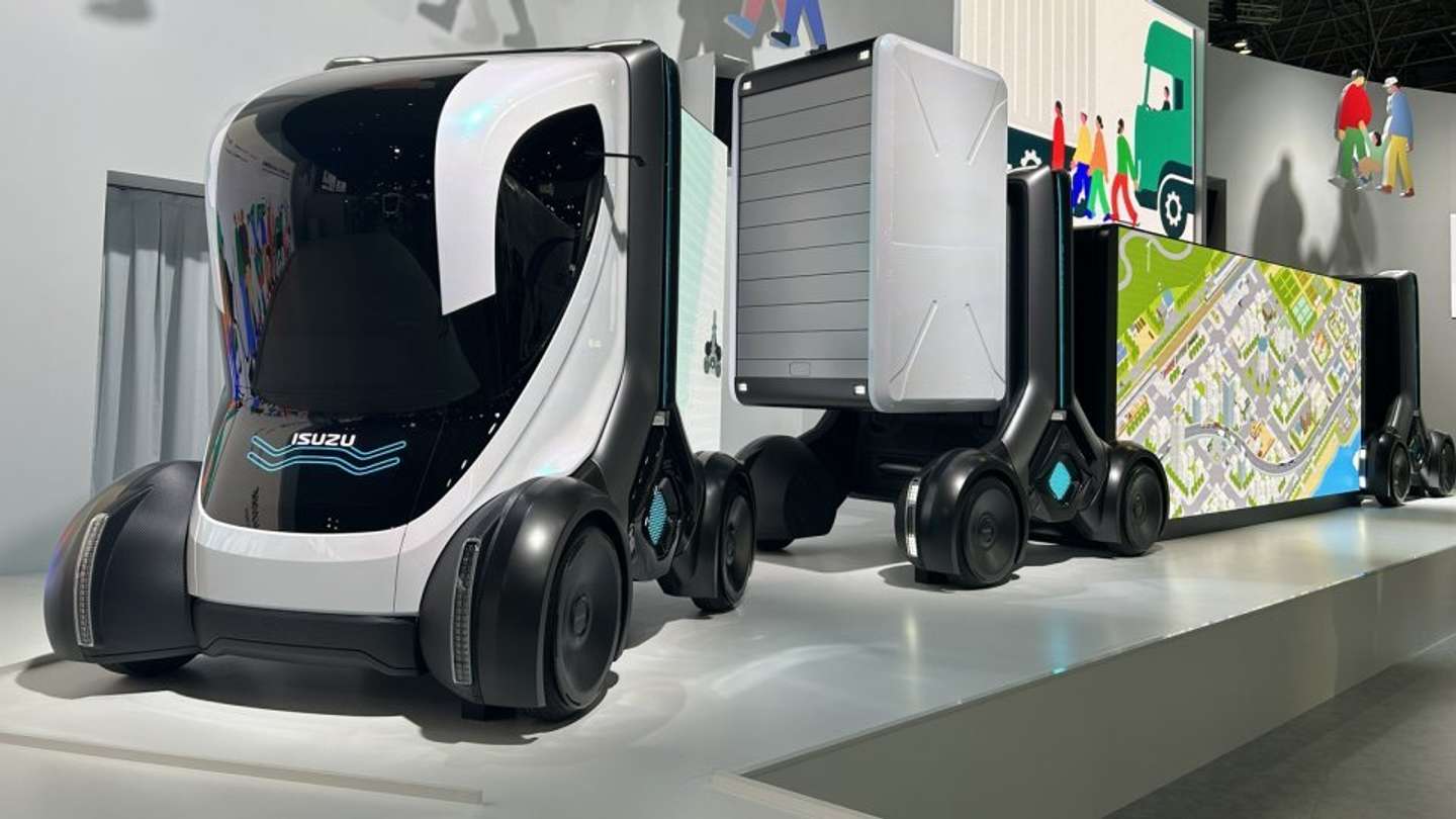 この車、変身するの！？ 東京ビッグサイトで開催中のモビショ―で