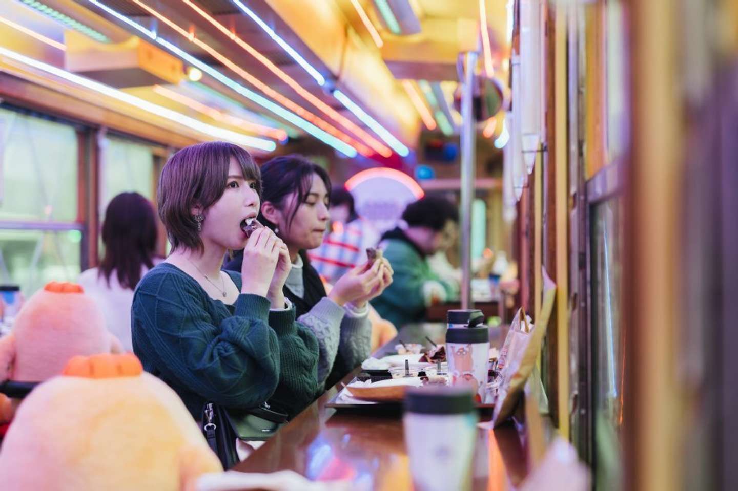 内観イメージ、火山の妖精・マグニョンたちの姿も（画像はプレスリリースより）