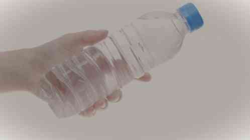 「つわりで体調が悪い中、満員電車で通勤していた私。駅のベンチで休んでいたら、隣にいた女性客が...」（東京都・30代女性）