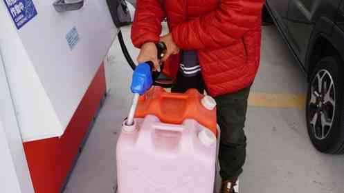 優しさが心に沁みる...！　夫を亡くした70代女性の「初めての灯油購入」が忘れられない思い出になったワケ