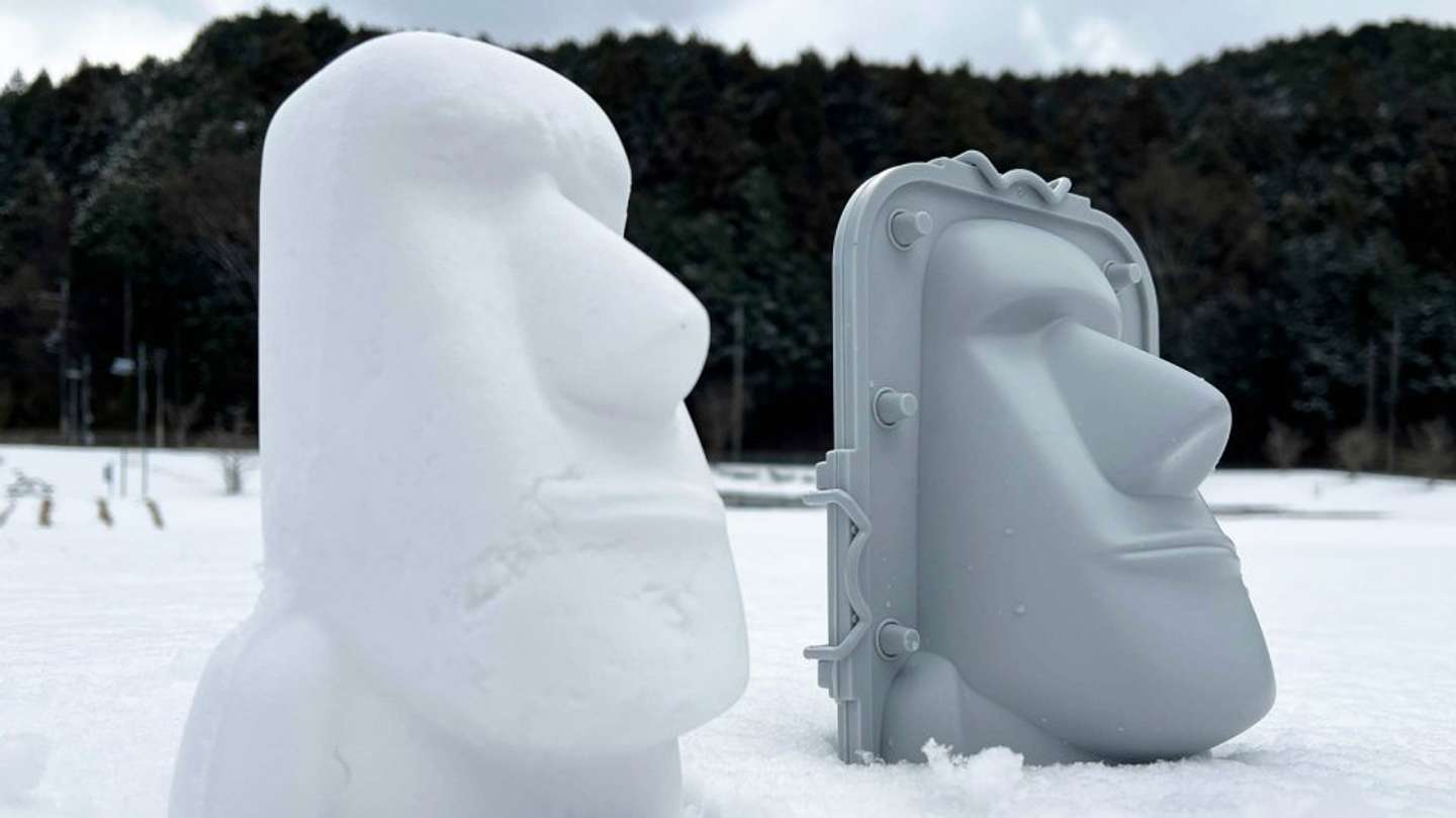 考えた方天才」「売ろうとした会社もすごい」 雪挟んで遊ぶ「無限