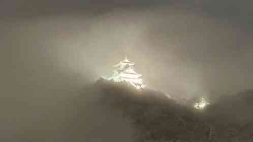 「第六天魔王城だ」「ボス戦に備えます」　大迫力の〝雪夜の岐阜城〟に1.1万人武者震い　