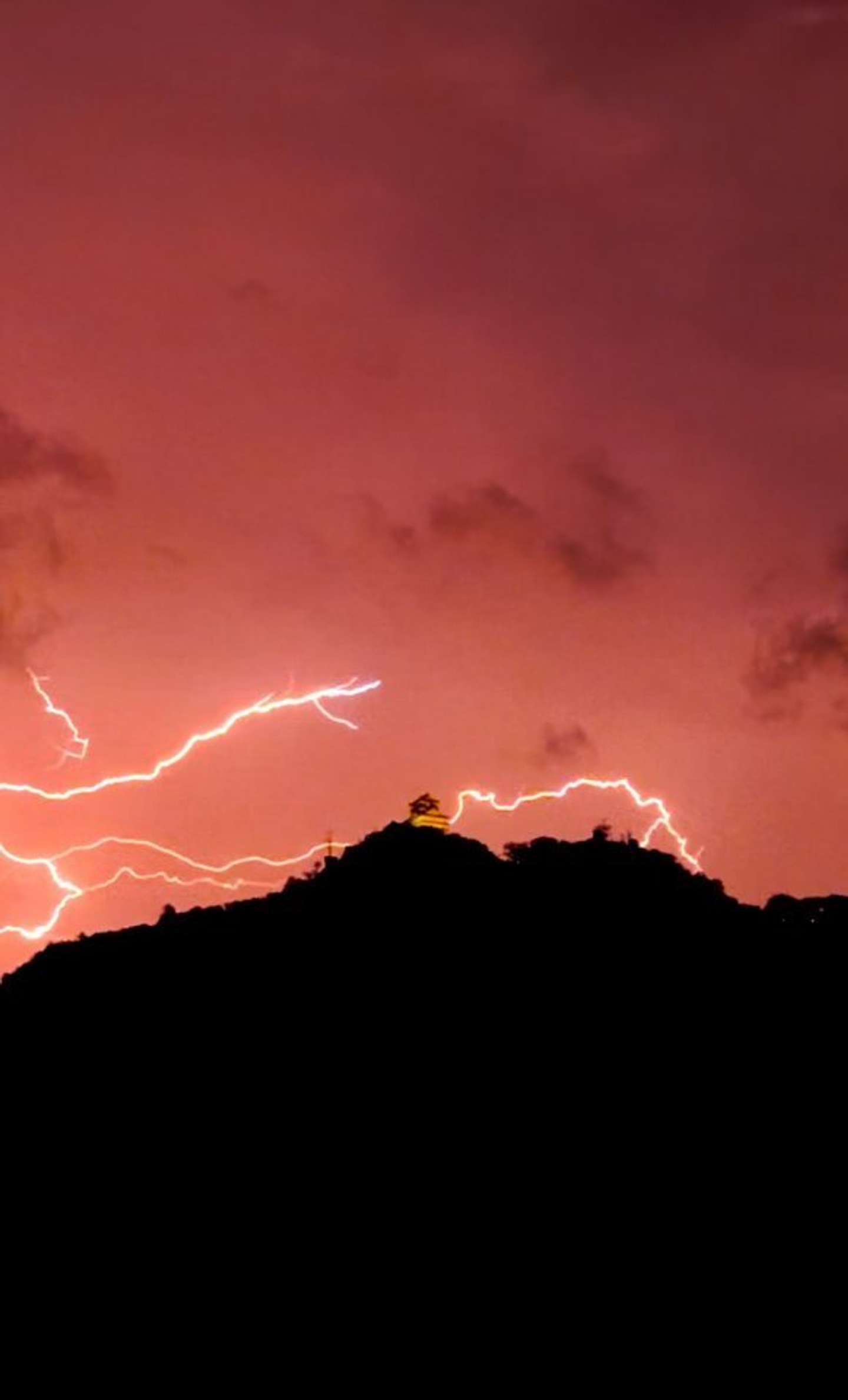 稲妻を従える（岐阜聖地巡礼者☆★＠gifuseichi19さんの投稿より）