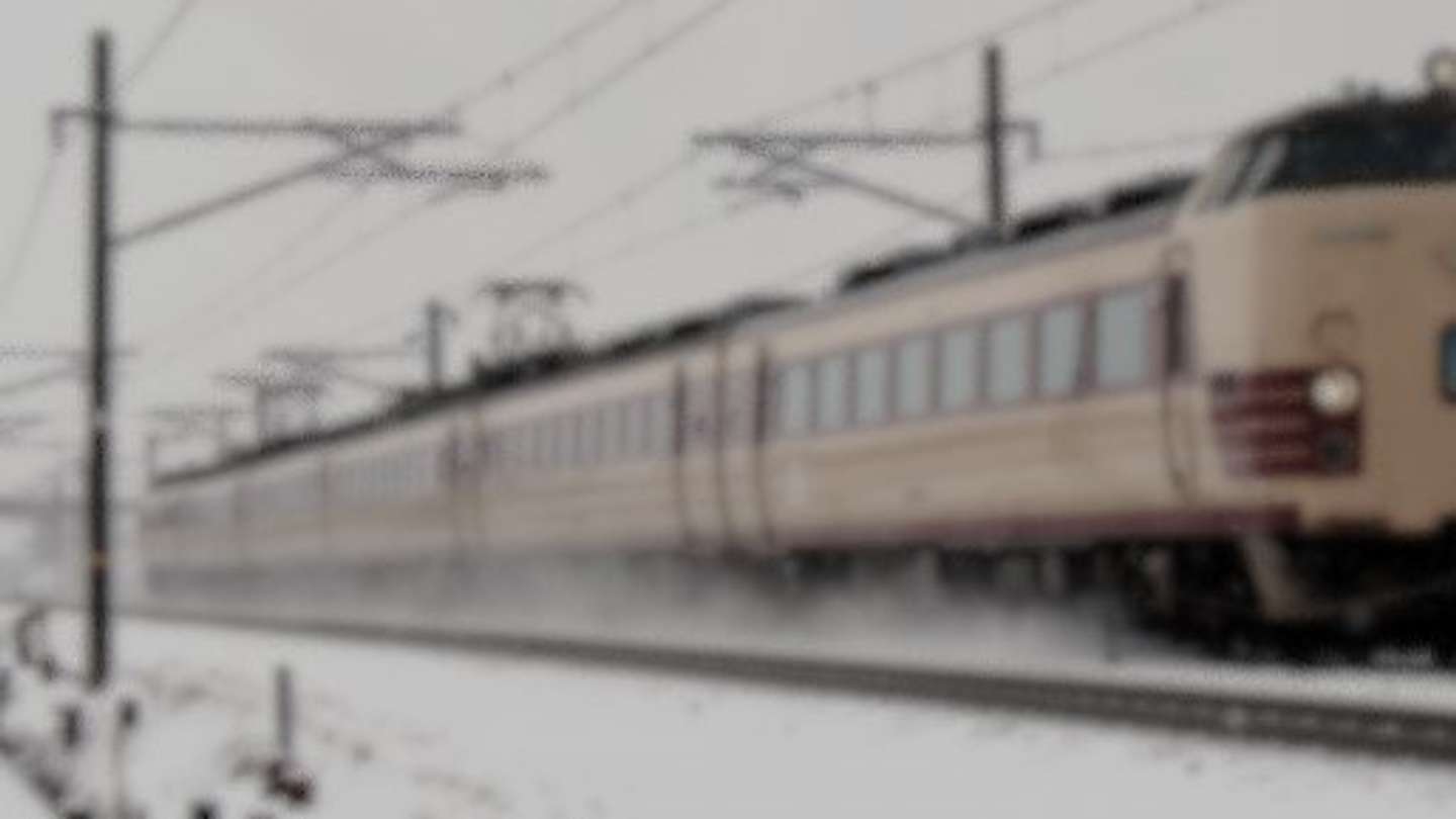 年始の急行列車で（画像はphotoACより）