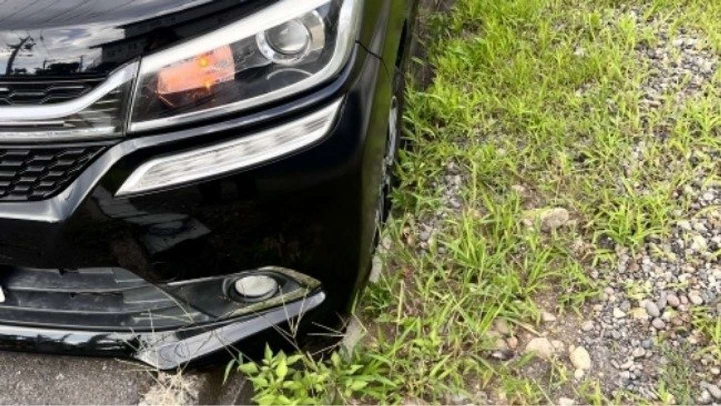 タイヤが溝に...（画像はphotoAC）