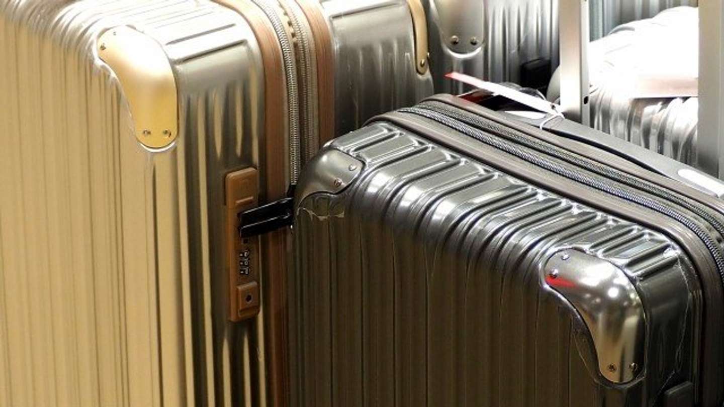 子供たちと海外の夫の元へ（画像はphotoAC）