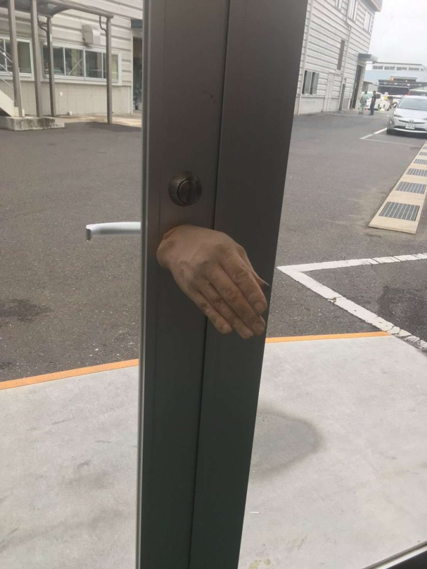 なぜここに？（画像はIRON FACTORY IKEDA＠IRON_IKEDAさんの投稿より）