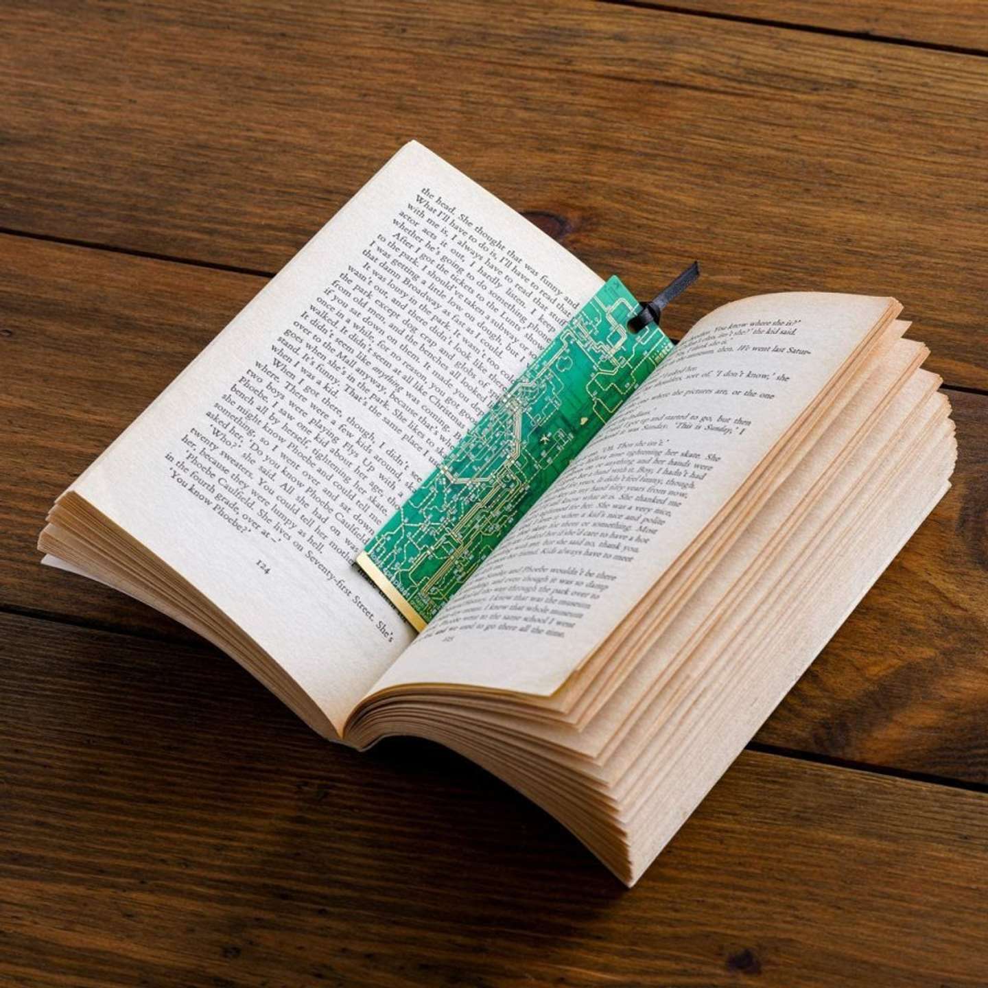 栞なんかもある（画像は「PCB ART moeco」の公式Xアカウントより）