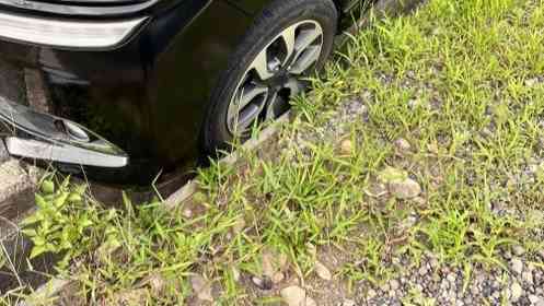 旅行中の脱輪（画像はphotoAC）