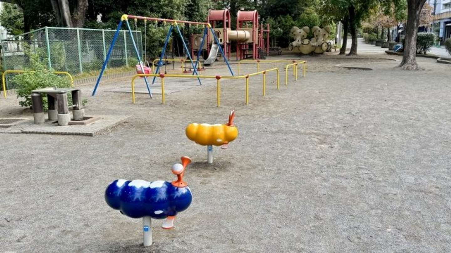 公園で子供を遊ばせていたら（画像はphotoAC）