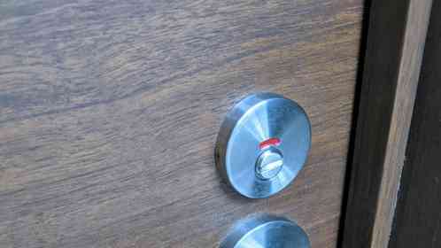 使用中のトイレから（画像はphotoAC）