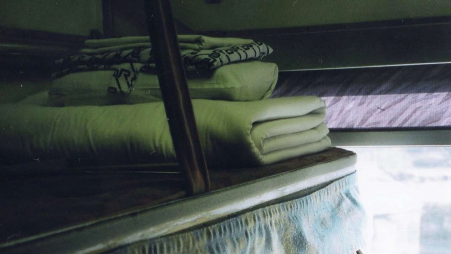 あの人たちは、今（画像はphotoACより）