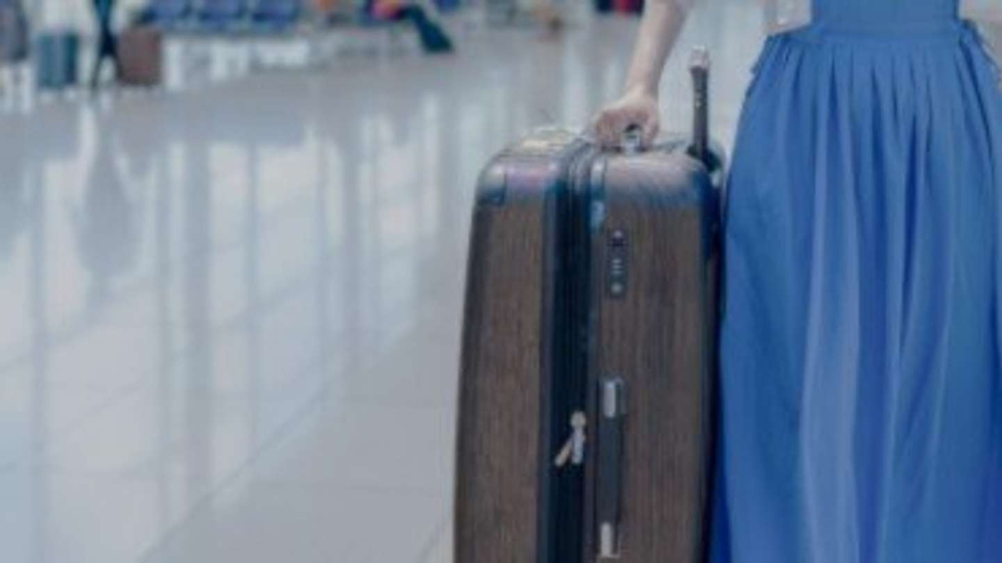 見知らぬ空港について…（画像はphotoAC）