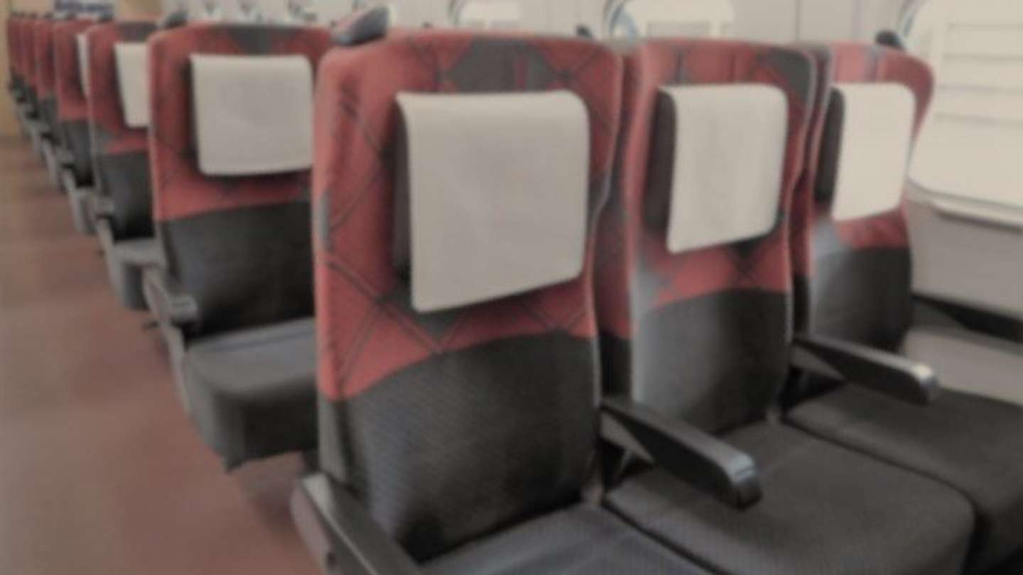 2つだけ空席を見つけて（画像はphotoAC）