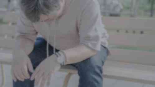 胸が...心臓を握られているような苦しみに襲われた　ベンチに寝転ぶ私を見つけた男女二人組（愛媛県・40代男性） 