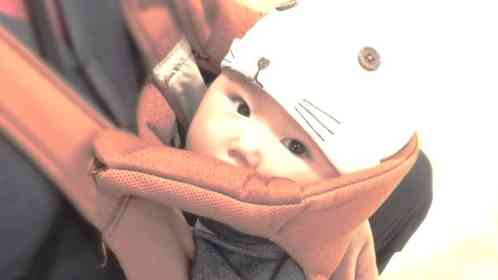 「9か月の娘と大荷物を抱えて始発に乗ったけど、気づけば通勤ラッシュ。駅では2人のサラリーマンに...」（埼玉県・20代女性）