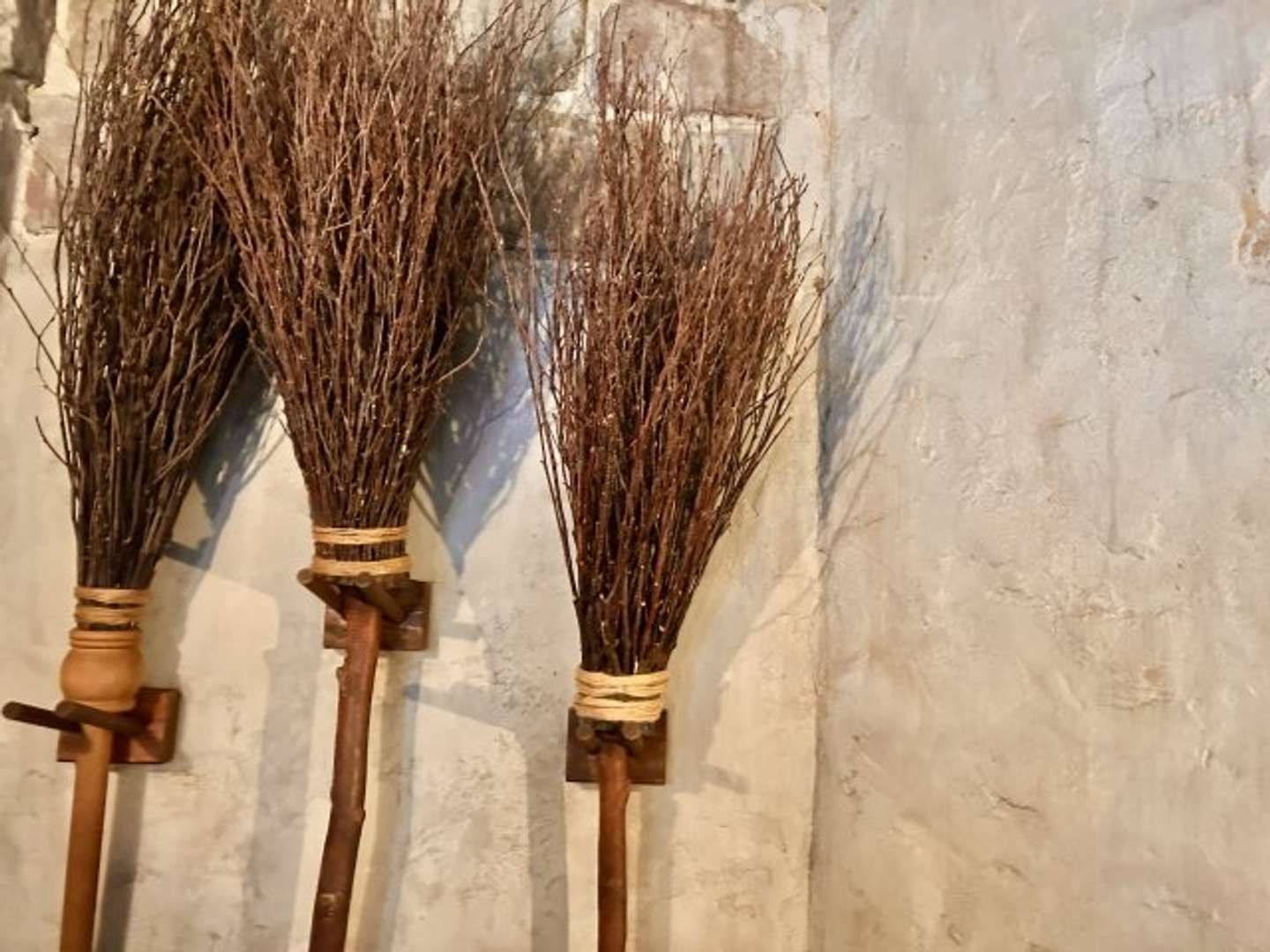 ハリー・ポッターのエリアで財布を見つけてくれた人へ（画像はphotoAC）