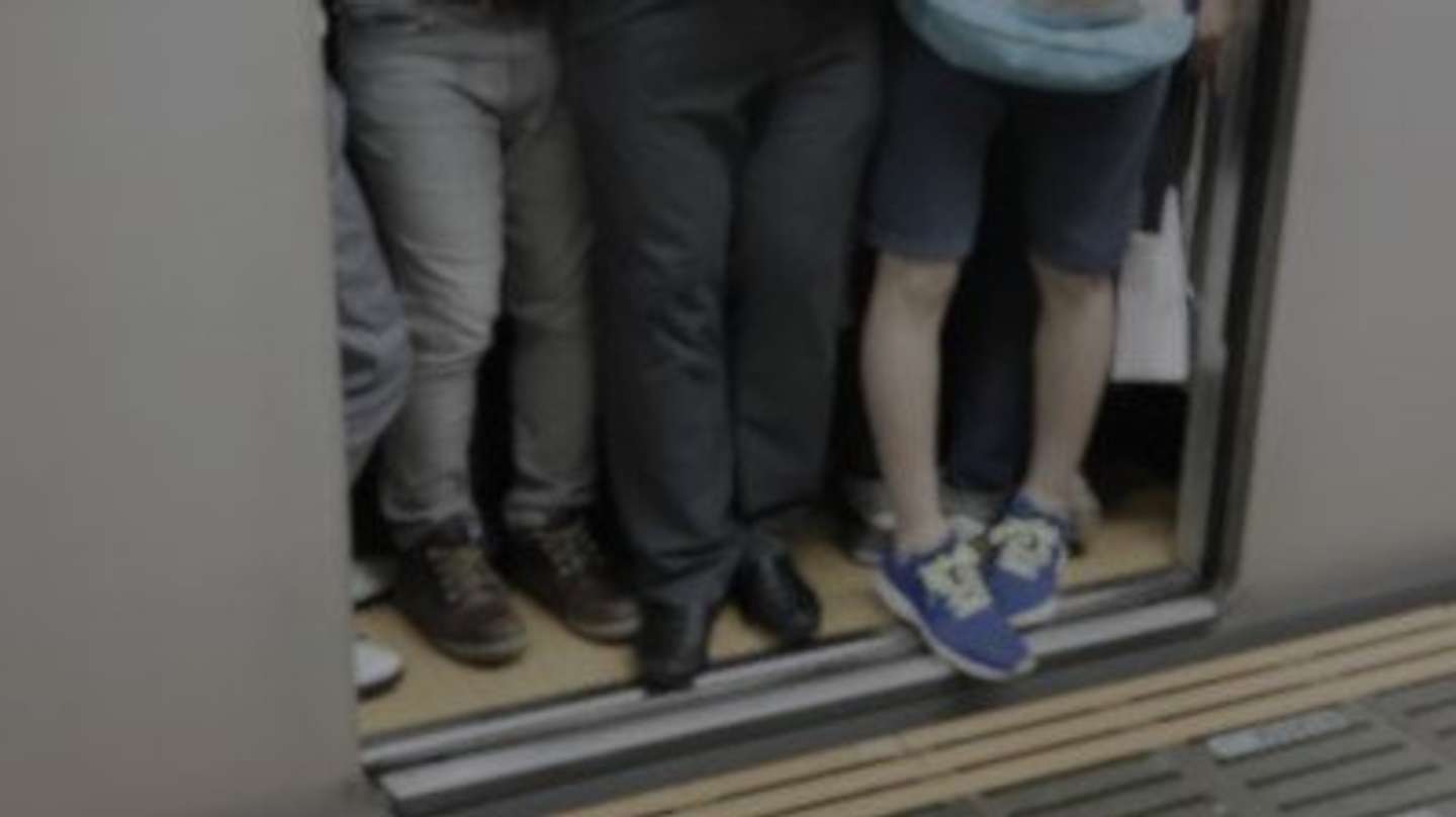 入試会場へ行く電車が（画像はphotoAC）