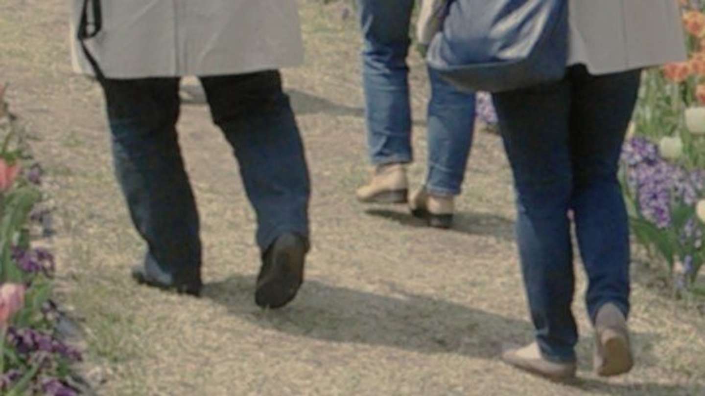 3人のおばさんたちへ（画像はphotoAC）