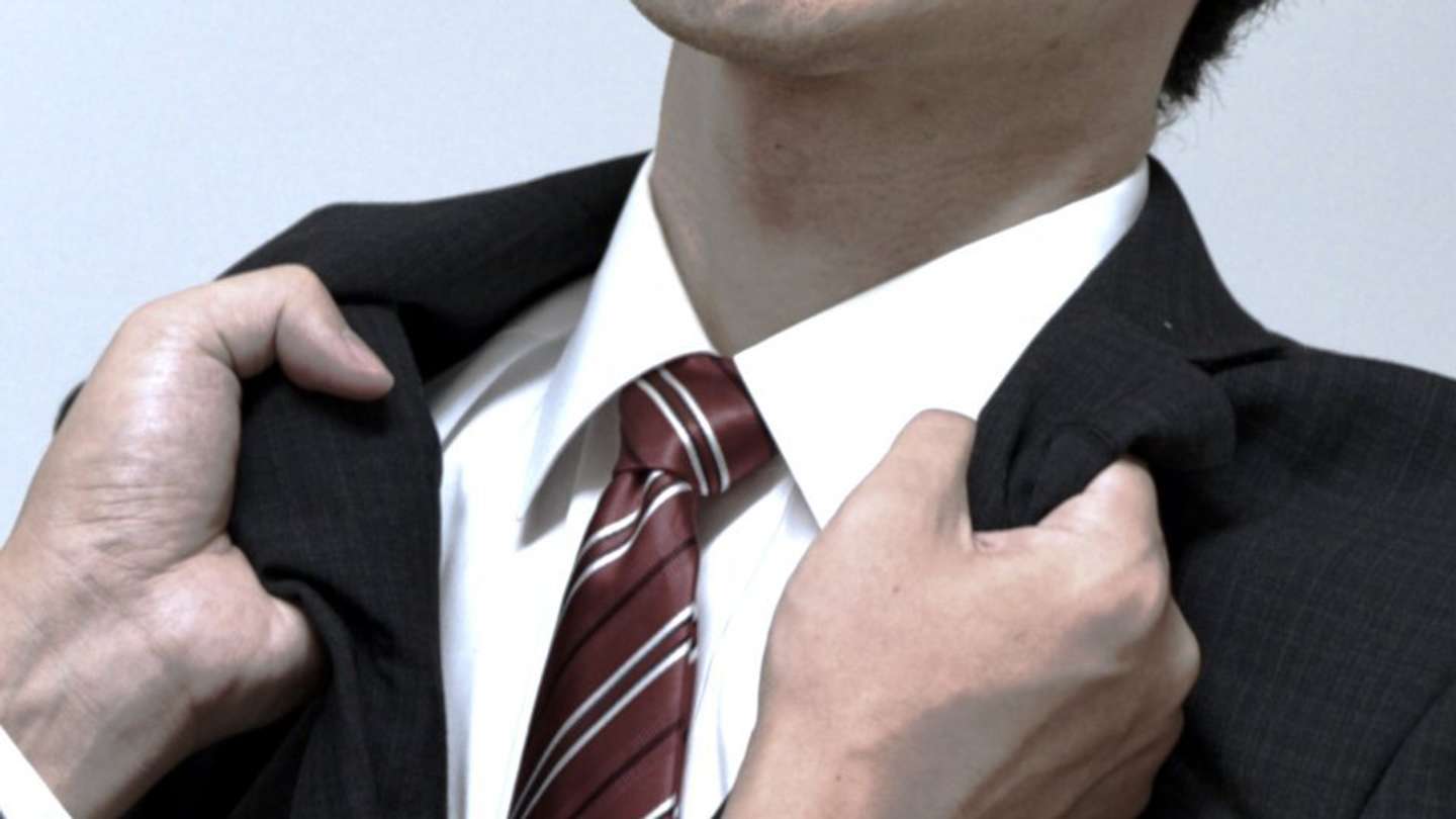 視線で助けを求めたら...（画像はphotoAC）