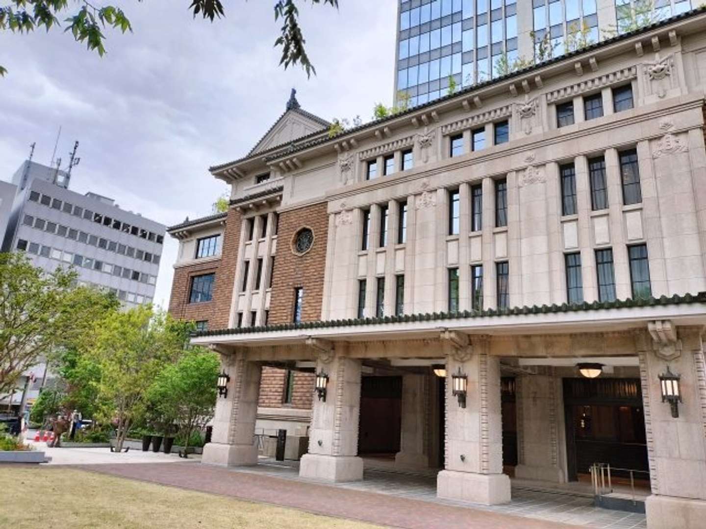 「九段会館テラス」の重厚感ある建物は写真映えも◎（写真はphotoACより）
