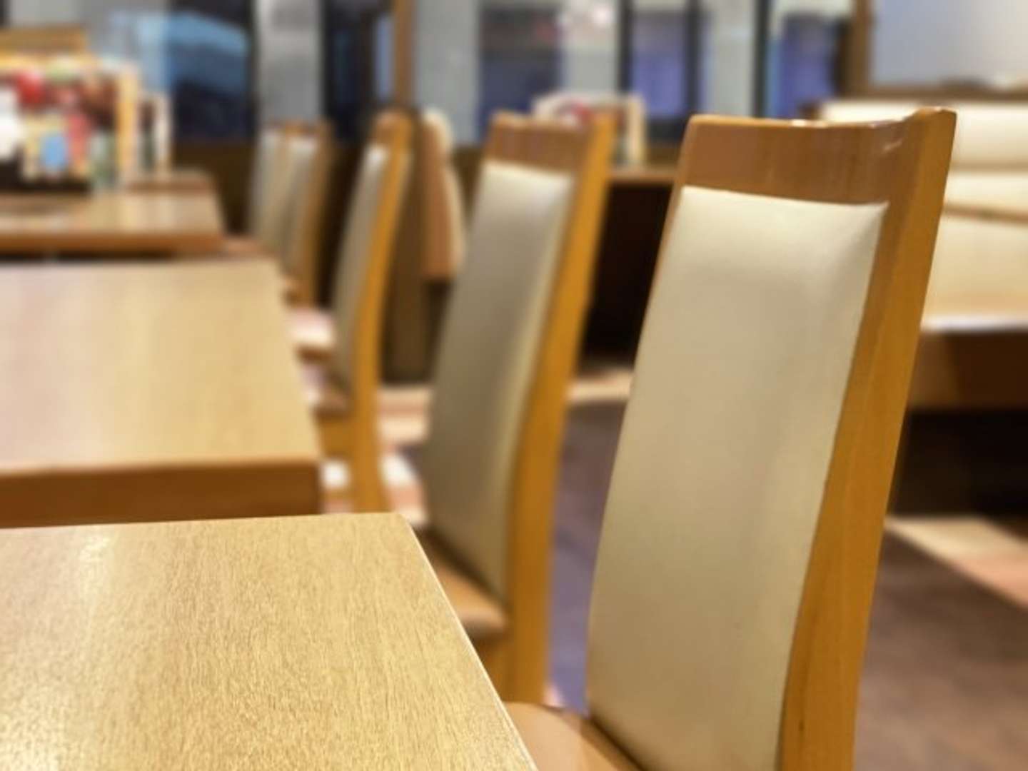 ファミレスのバイトで（画像はphotoAC）