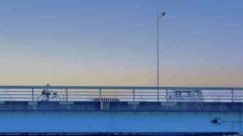 作業員のおじさんが猛ダッシュでこっちに来る　橋の上で急に動かなくなった私（福島県・40代女性）