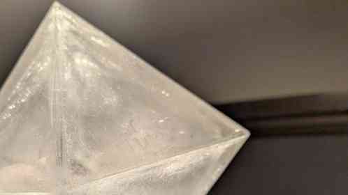 「すごぉ」「でっか！！！！」　2年間かけて育て上げられた〝ミョウバンの結晶〟に6.1万人驚がく