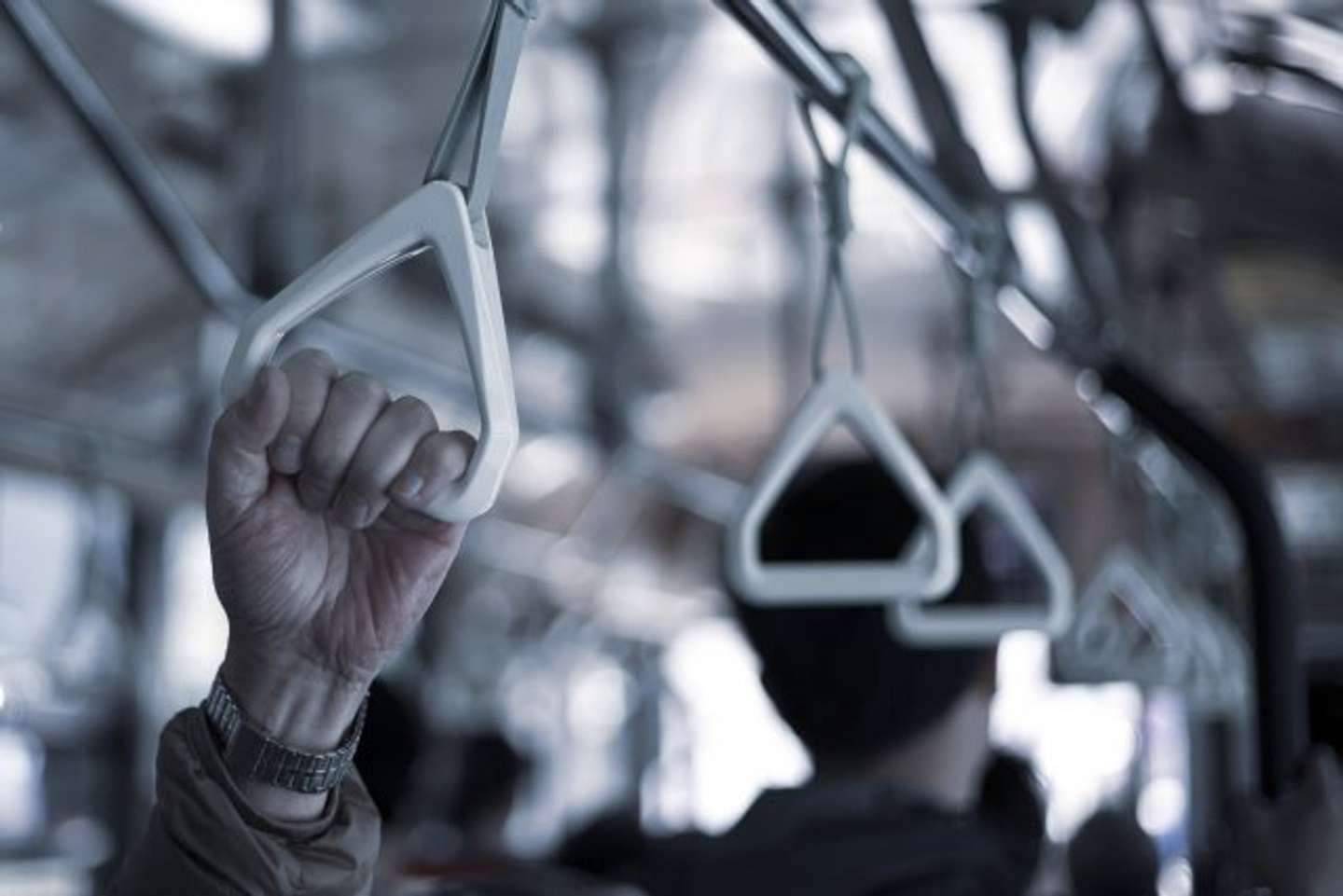 満員電車で痴漢に遭って（画像はphotoAC）