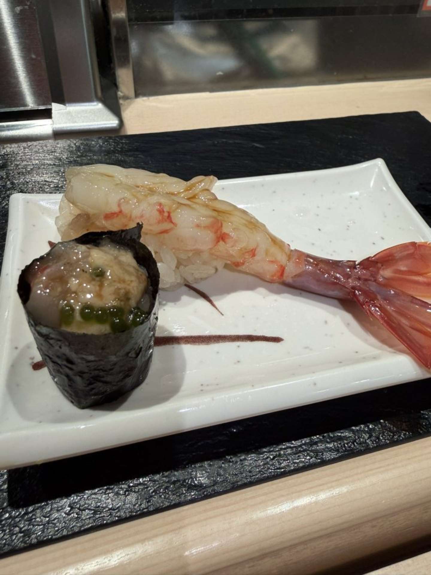 超高級寿司の正体は...（画像はYosisyun＠yossssinaさんの投稿より）