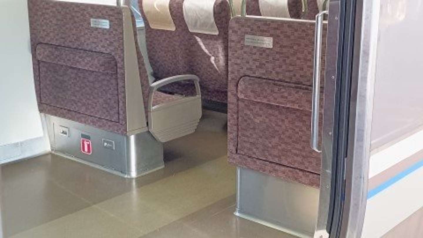つわり中の通勤電車で（画像はphotoAC）