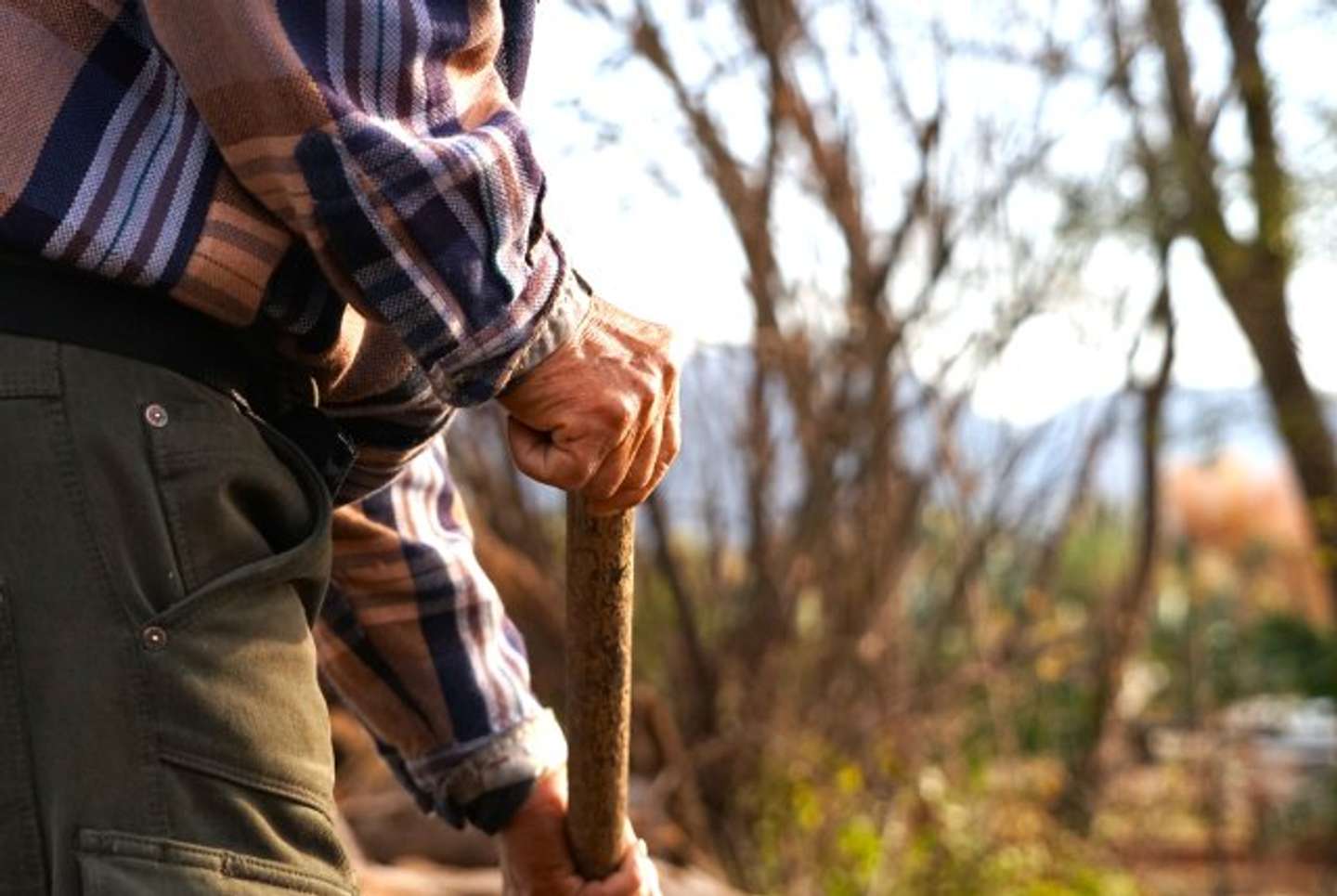 旅先で、見知らぬ男性が（画像はphotoAC）