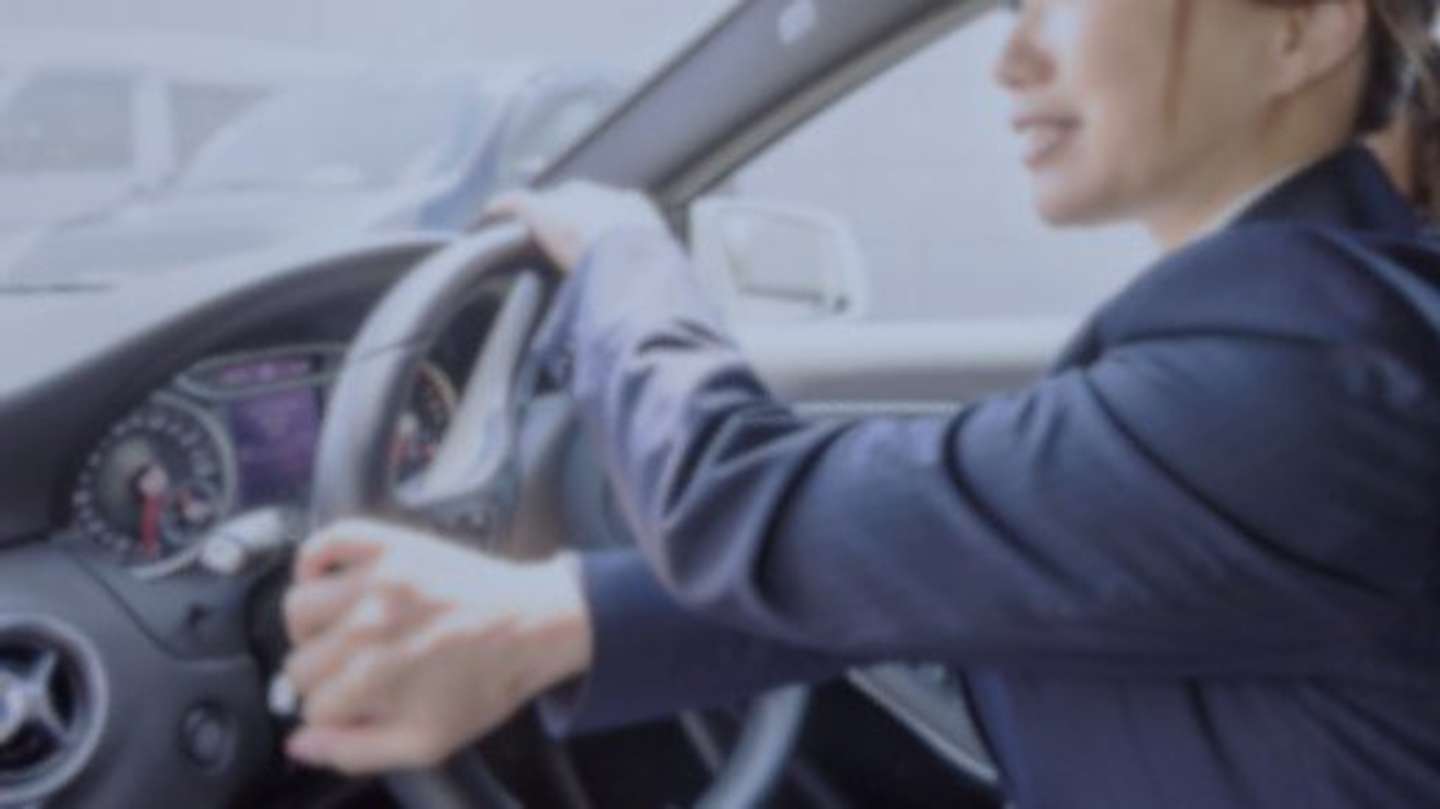 見知らぬ女性が（画像はphotoAC）