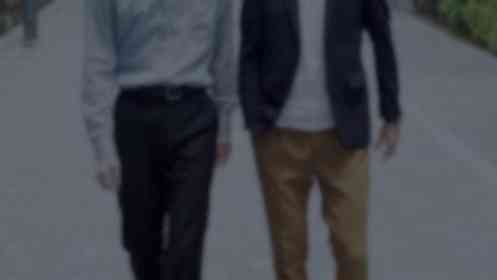 2人の若者のおかげで（画像はphotoAC）