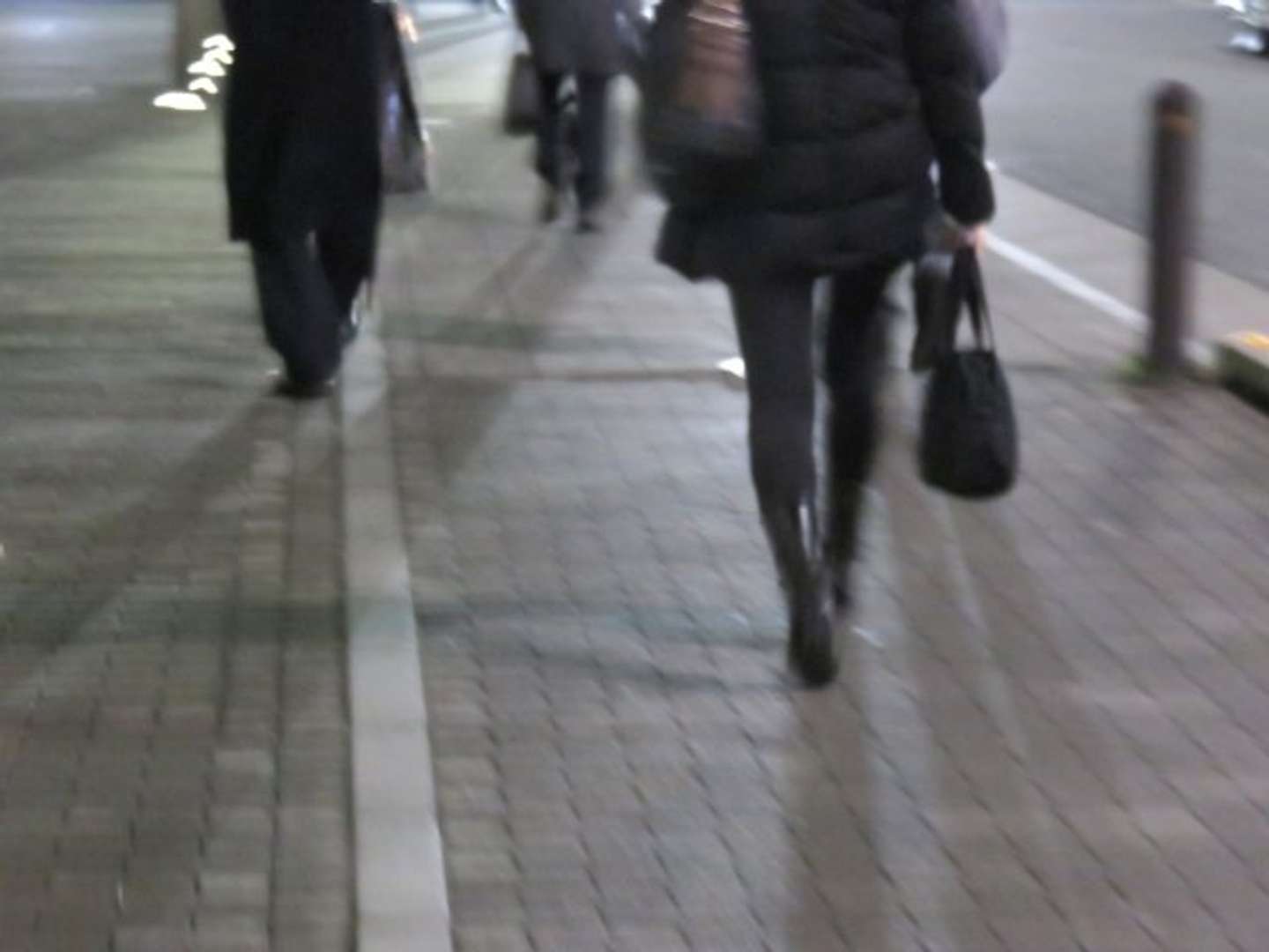 帰宅途中に（画像はphotoAC）