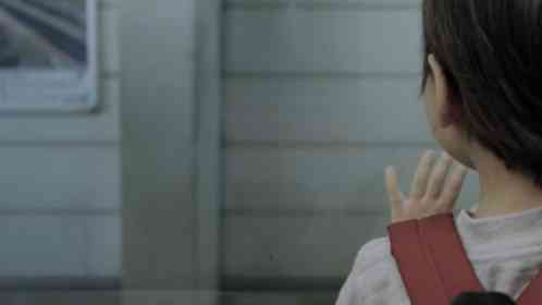 「私を呼んで泣く小学生の妹と見知らぬ男性が乗った電車が発進。男性はホームの私にジェスチャーで」（愛知県・30代女性）