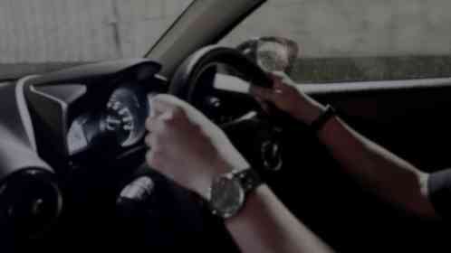 ひとりで歩く女子高生の私に、「乗りな」と声をかけてきた車の男性2人組。断ると再び戻ってきて